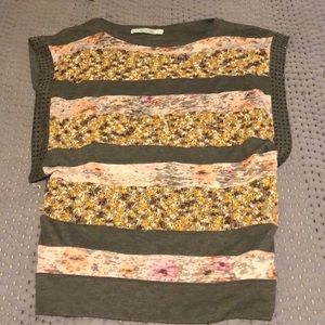 Karlie top with wide sleeves and pattern